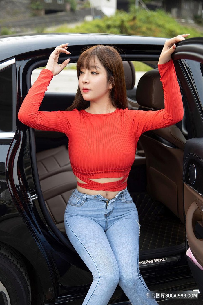 人体艺术大胆露私处小妹秀